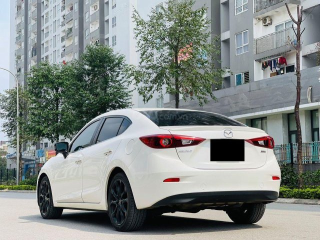 Xe Mazda 3 đời 2015, màu trắng, chính chủ đi