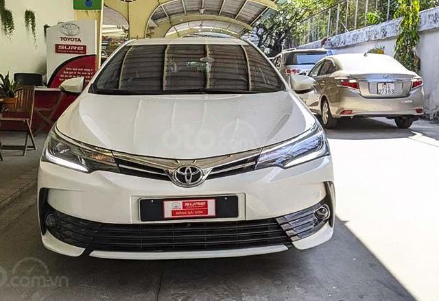 Bán Toyota Corolla Altis 2.0 V CVT Luxury sản xuất năm 2017, màu trắng