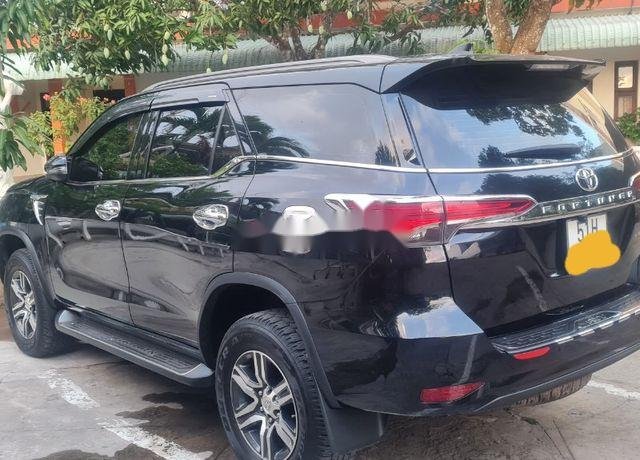 Bán xe Toyota Fortuner sản xuất năm 2019, màu đen 0