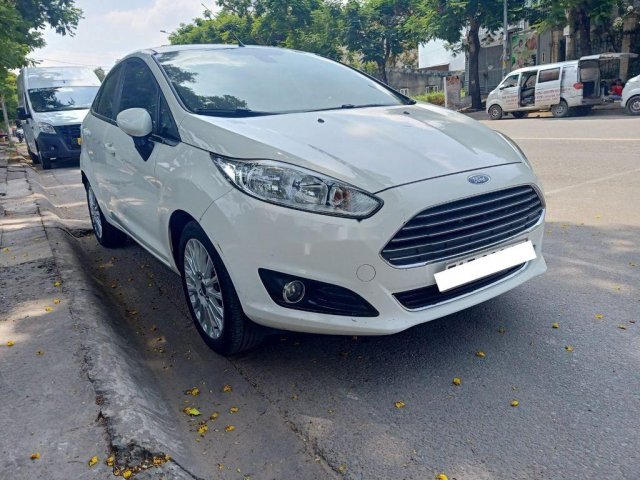 Bán xe Ford Fiesta sản xuất năm 2016 còn mới, giá chỉ 459 triệu