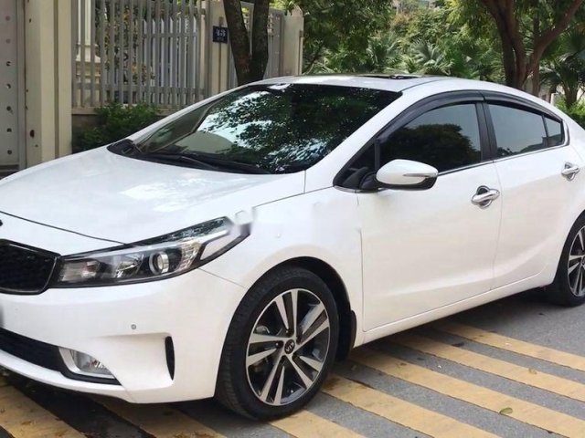 Bán Kia Cerato đời 2017, màu trắng, xe chính chủ