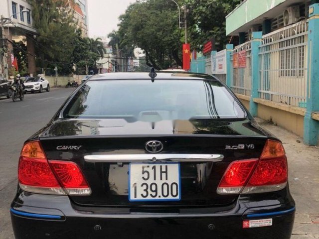 Bán Toyota Camry đời 2005, màu đen chính chủ