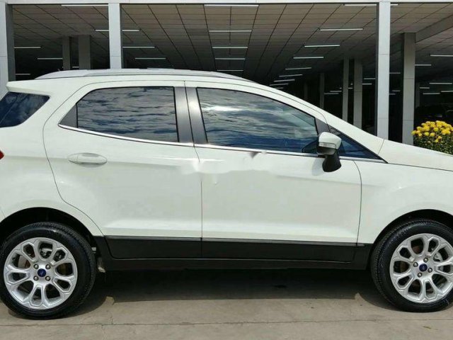 Cần bán lại xe Ford EcoSport năm sản xuất 2018, màu trắng