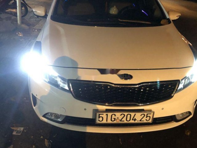 Bán Kia Cerato đời 2016, màu trắng còn mới, giá 490tr