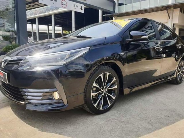 Cần bán Toyota Corolla Altis 2018, màu đen chính chủ0