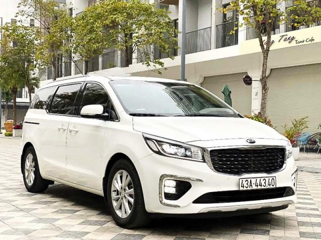 Cần bán lại xe Kia Sedona 2.2 DAT Luxury đời 2019, màu trắng còn mới