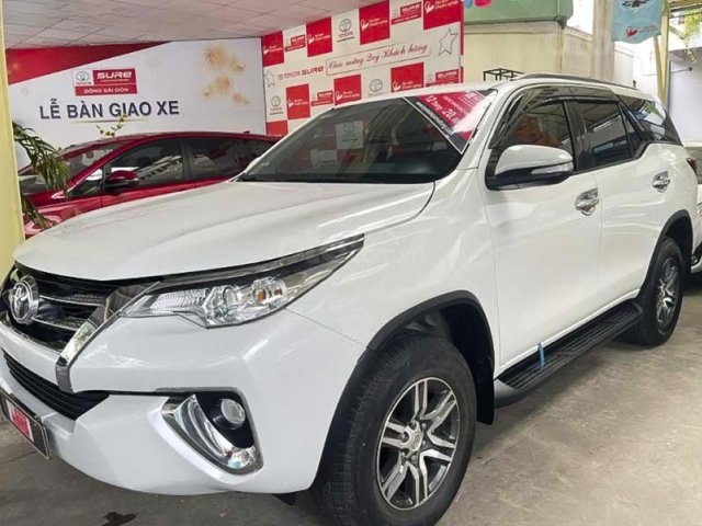 Bán Toyota Fortuner năm sản xuất 2017, màu trắng, 920 triệu0