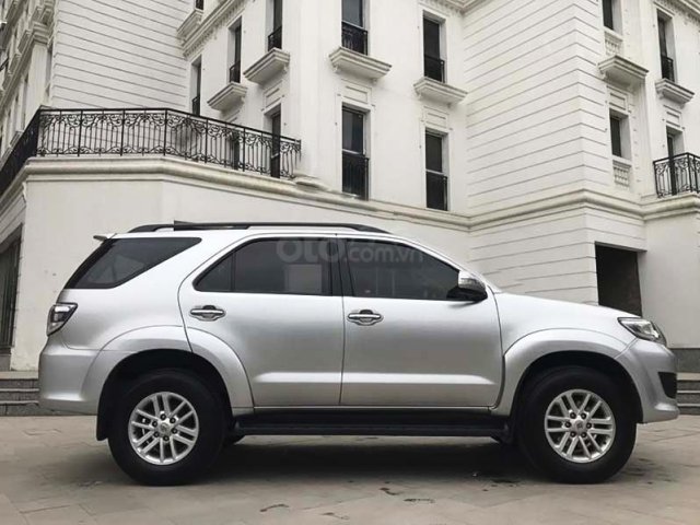 Bán Toyota Fortuner đời 2012, màu bạc0