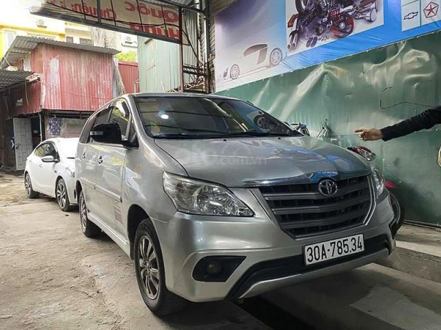 Bán Toyota Innova 2.0E 2015, màu bạc chính chủ, giá chỉ 445 triệu