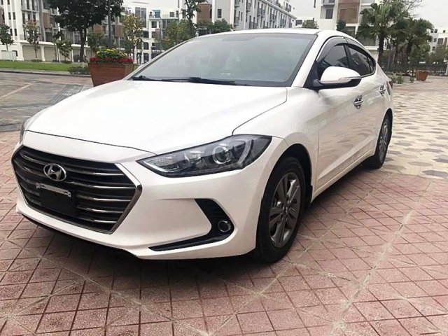 Bán Hyundai Elantra sản xuất năm 2019, màu trắng, 599tr0