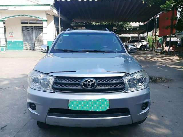 Cần bán Toyota Fortuner sản xuất năm 2012, màu bạc