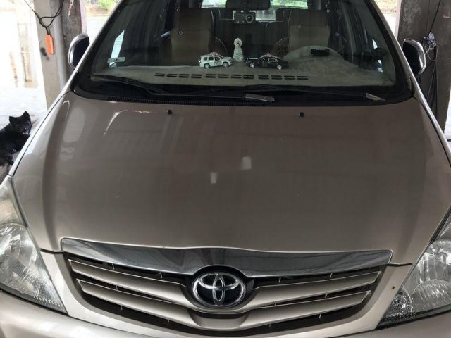 Cần bán gấp Toyota Innova sản xuất năm 2009, nhập khẩu còn mới, 260tr0