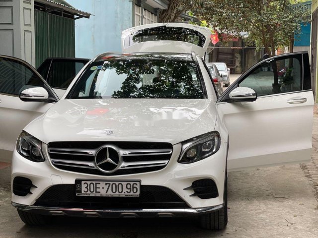 Bán Mercedes GLC300 năm sản xuất 2016, giá thấp