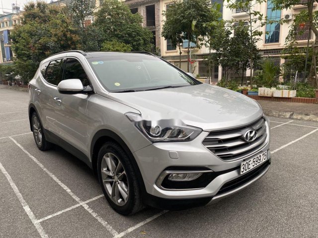 Bán Hyundai Santa Fe năm 2016, màu bạc, 880 triệu