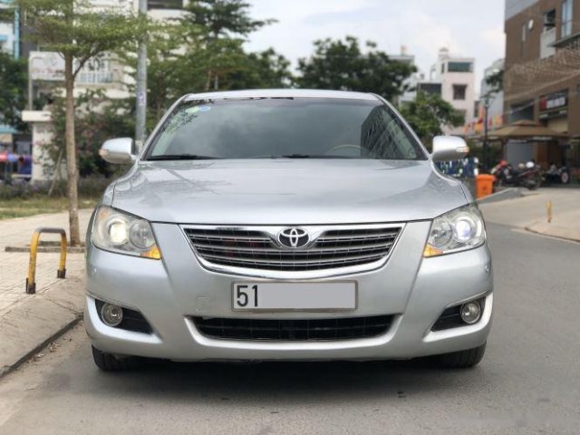 Cần bán gấp Toyota Camry năm 2008, màu bạc còn mới