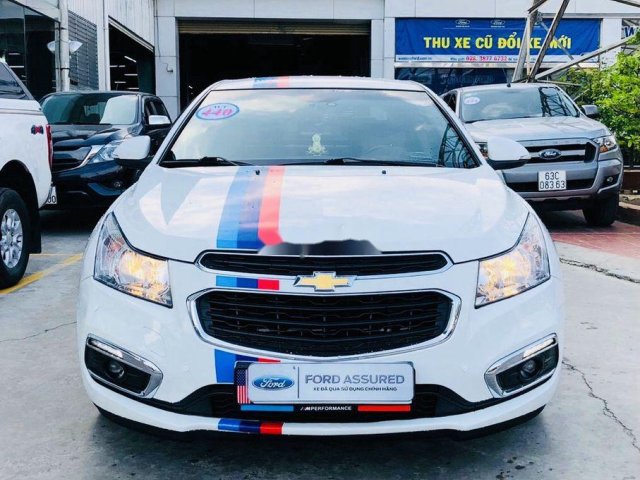 Bán Chevrolet Cruze năm 2018, màu trắng còn mới, 389tr