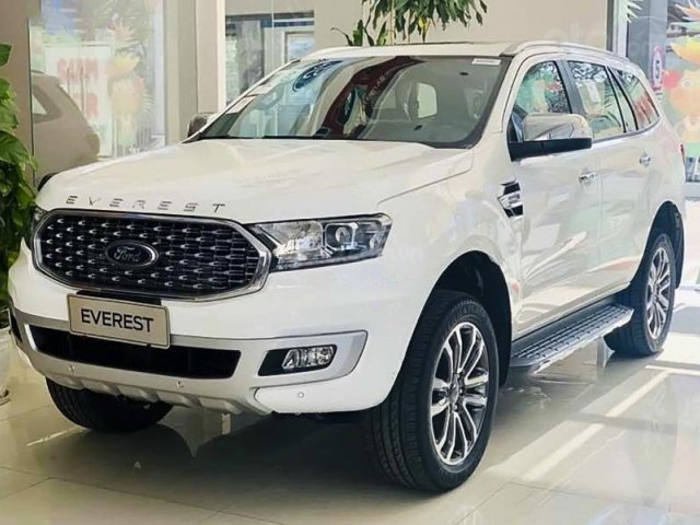 Bán xe Ford Everest sản xuất 2021, màu trắng, nhập khẩu nguyên chiếc