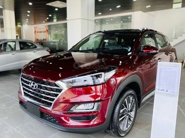 Bán Hyundai Tucson sản xuất năm 2021, màu đỏ, giá 784tr0