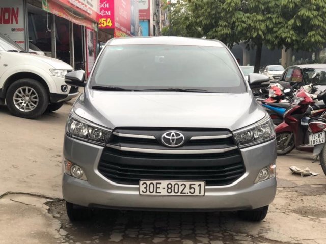 Cần bán nhanh chiếc Toyota Innova 2.0E MT sx 2017