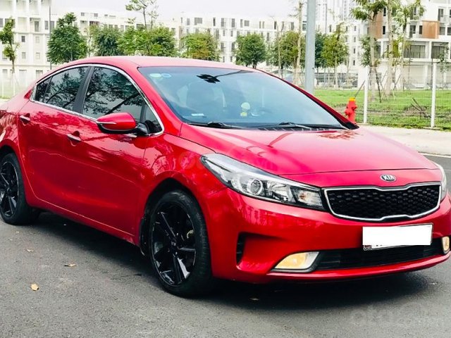 Cần bán xe Kia Cerato sản xuất năm 2018, màu đỏ còn mới