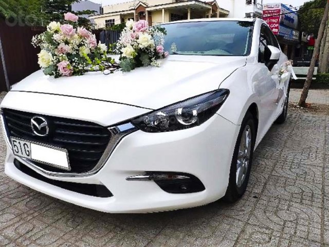 Cần bán lại xe Mazda 3 sản xuất năm 2017, màu trắng còn mới