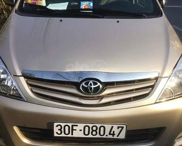 Cần bán gấp Toyota Innova sản xuất năm 2012 còn mới