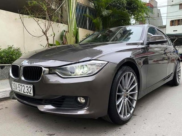 Cần bán xe BMW 3 Series năm 2012, màu nâu, nhập khẩu nguyên chiếc còn mới, giá tốt