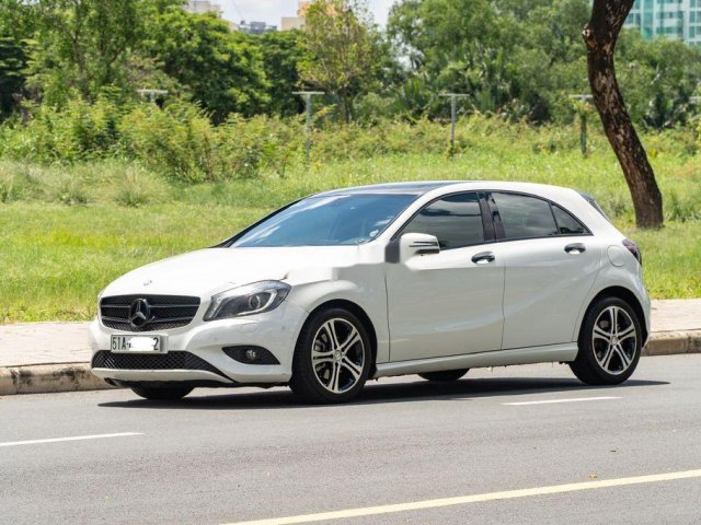 Cần bán xe Mercedes A200 đời 2013, màu trắng 