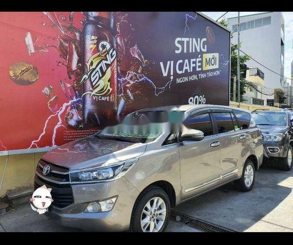 Cần bán xe Toyota Innova đời 2018, màu bạc chính chủ, 585 triệu0