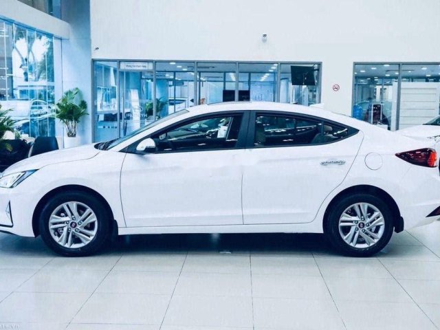 Cần bán Hyundai Elantra 2020, màu trắng, xe nhập0