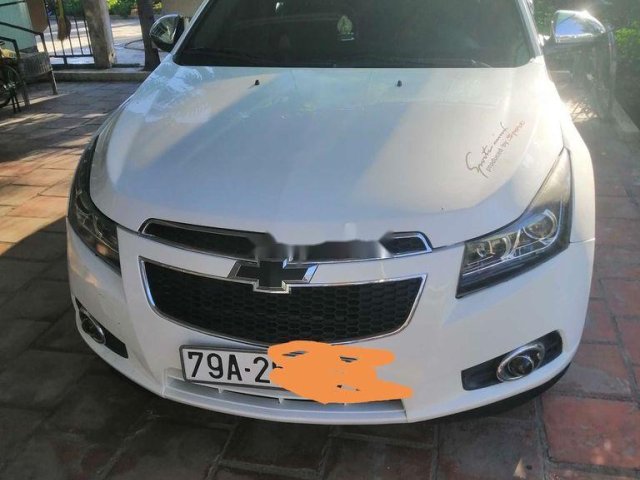 Cần bán Chevrolet Cruze năm 2011, màu trắng còn mới