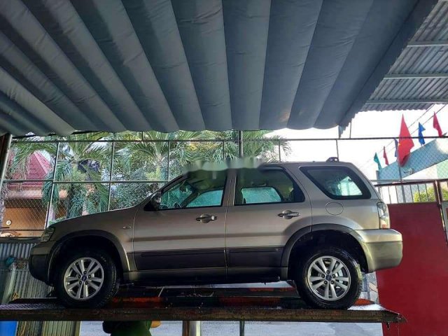 Cần bán gấp Ford Escape đời 2004, màu vàng chính chủ, 205 triệu