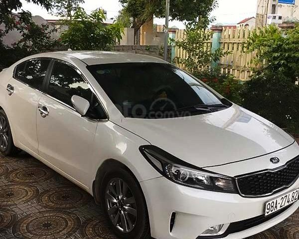 Bán Kia Cerato sản xuất 2017, màu trắng còn mới