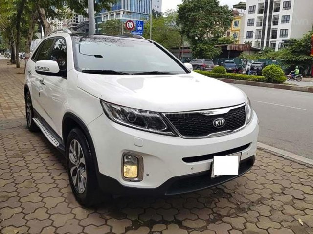 Cần bán xe Kia Sorento năm 2016, màu trắng còn mới, giá 685tr