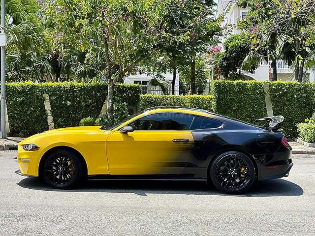 Bán Ford Mustang đời 2019, màu vàng, nhập khẩu còn mới