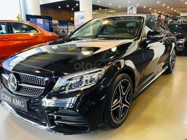 Bán xe Mercedes C300 AMG sản xuất năm 2020, màu đen