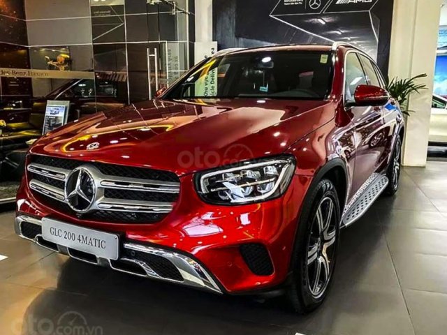 Bán xe Mercedes-Benz GLC200 4Matic sản xuất năm 2021, màu đỏ0