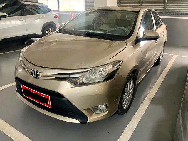 Cần bán lại xe Toyota Vios năm 2017, màu vàng cát