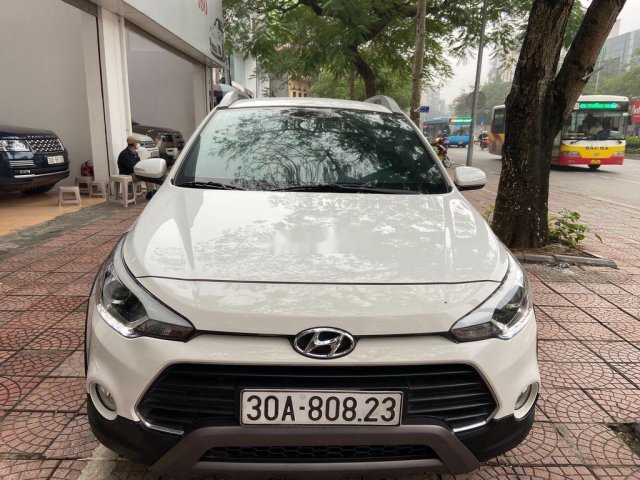 Cần bán Hyundai i20 Active 2015, màu trắng, nhập khẩu nguyên chiếc