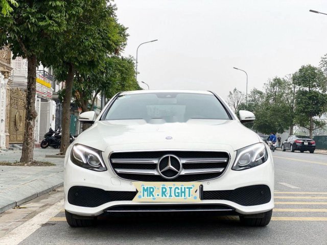 Bán Mercedes E class sản xuất năm 2017 còn mới