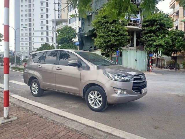 Bán ô tô Toyota Innova đời 2019, màu vàng còn mới