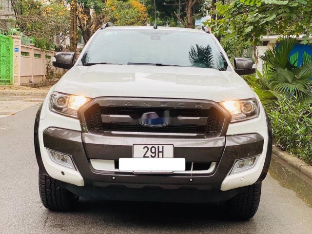 Bán xe Ford Ranger đời 2018, màu trắng, xe nhập còn mới, 820tr