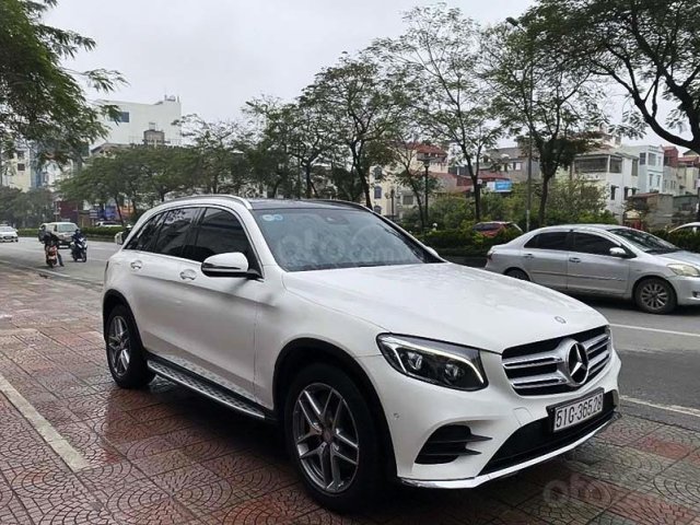 Bán Mercedes GLC 300 năm sản xuất 2017, màu trắng 0