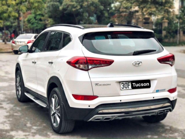 Bán Hyundai Tucson đời 2018, màu trắng