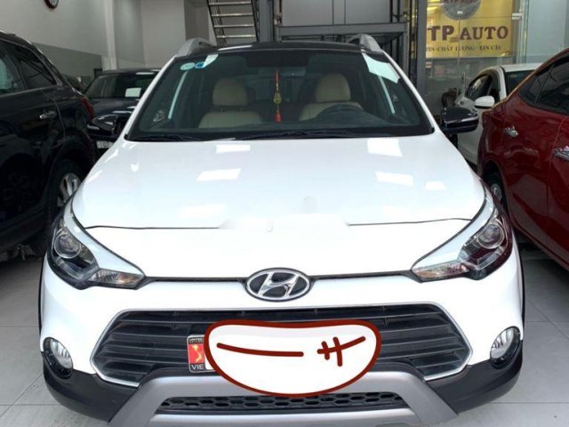 Cần bán xe Hyundai i20 Active 2017, màu trắng còn mới