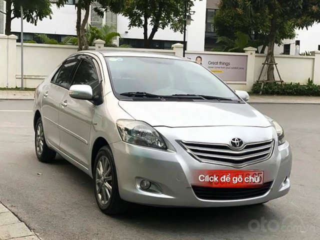 Cần bán lại xe Toyota Vios năm 2013, màu bạc còn mới, giá tốt