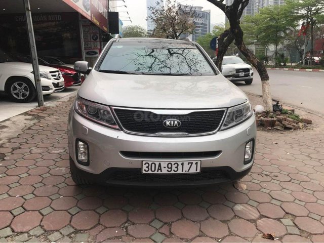 Cần bán gấp Kia Sorento năm 2015, màu bạc chính chủ, giá 655tr