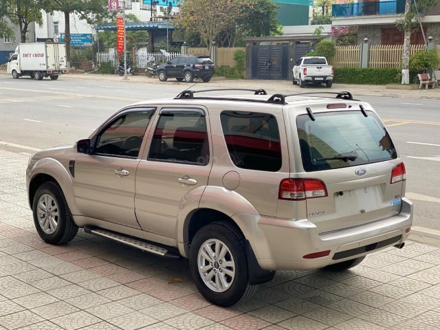 Ford Escape sản xuất đời chót 2013, xe chính chủ cán bộ về hưu0