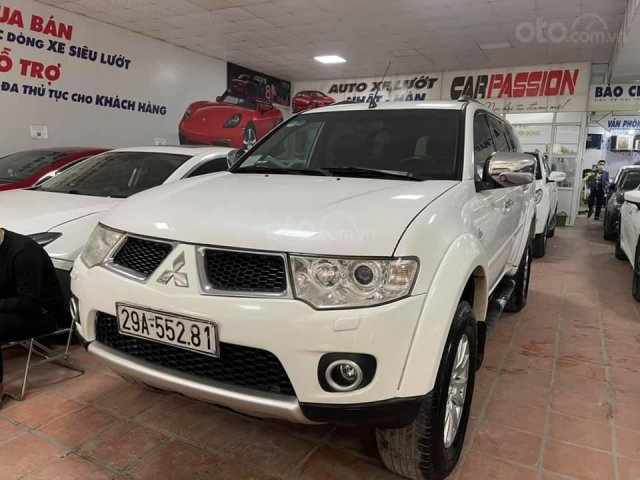 Cần bán Mitsubishi Pajero đời 2012, màu trắng, giá tốt0