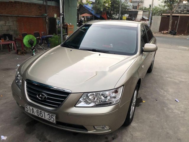 Cần bán lại xe Hyundai Sonata đời 2009, màu vàng